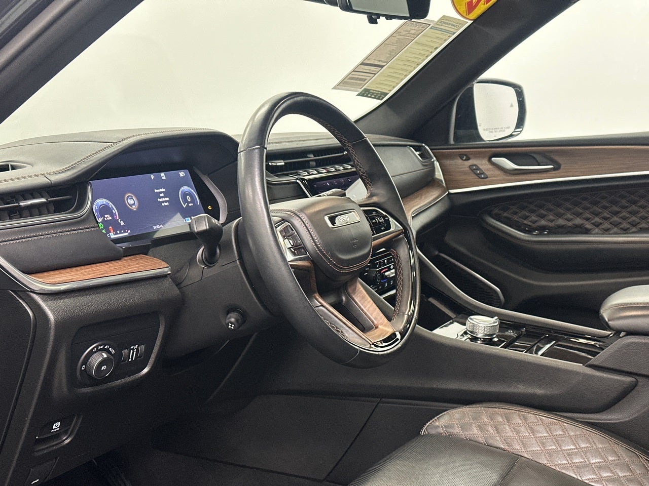 2023 Jeep Grand Cherokee Summit