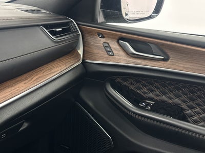 2023 Jeep Grand Cherokee Summit