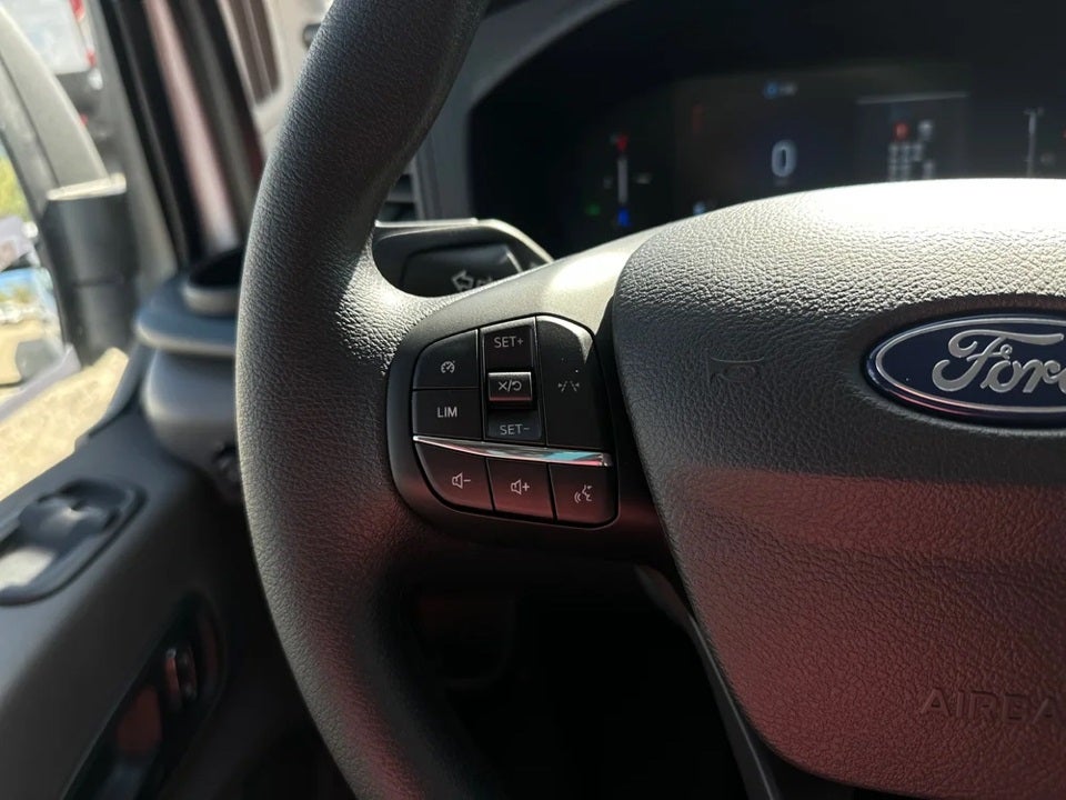 2025 Ford Transit-350 XL