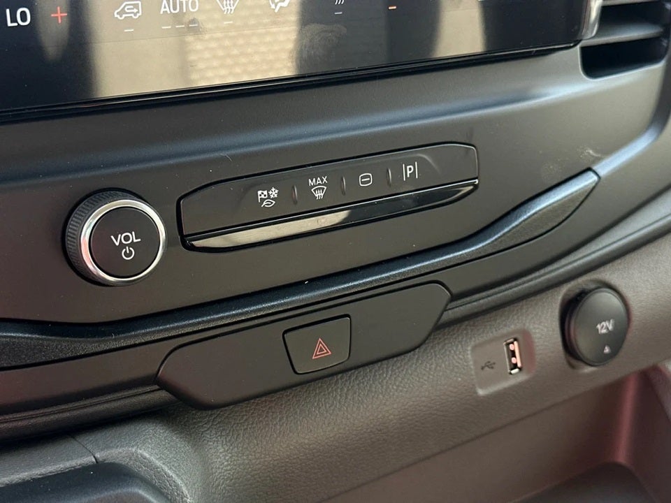 2025 Ford Transit-350 XL