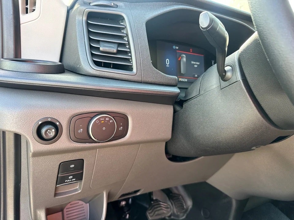 2025 Ford Transit-350 XL