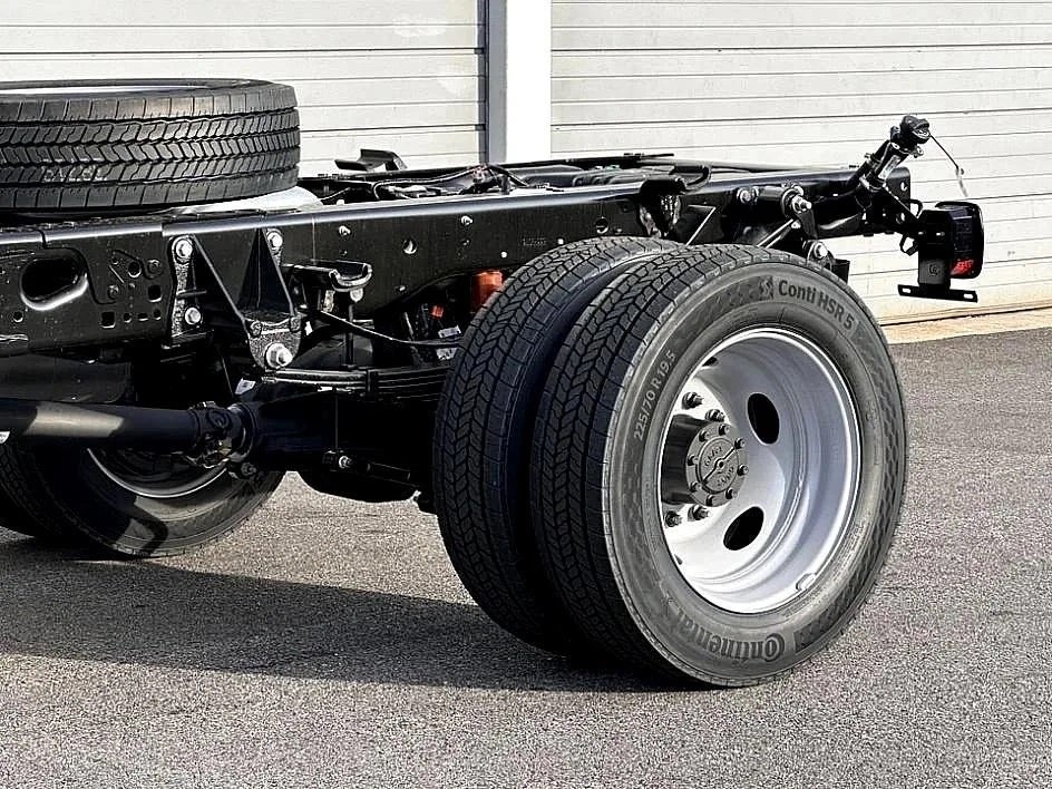 2025 Ford F-450SD PJs Service Body