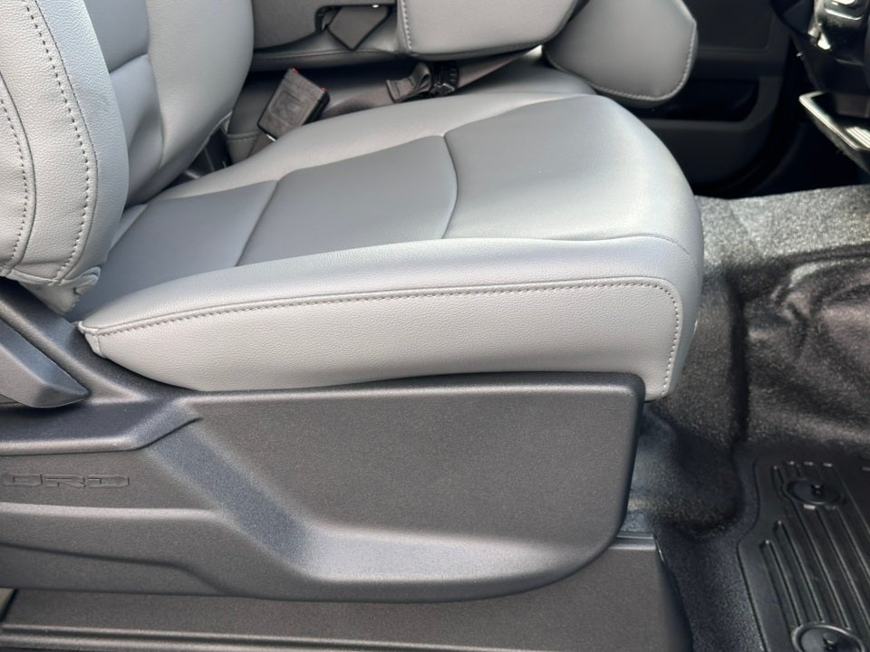 2025 Ford F-550SD Reading Service Body