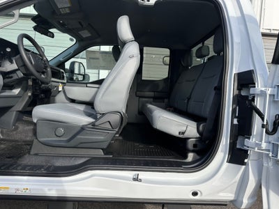 2025 Ford F-550SD Reading Service Body