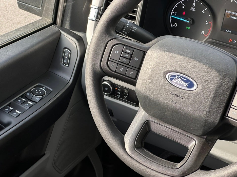 2025 Ford F-550SD Reading Service Body