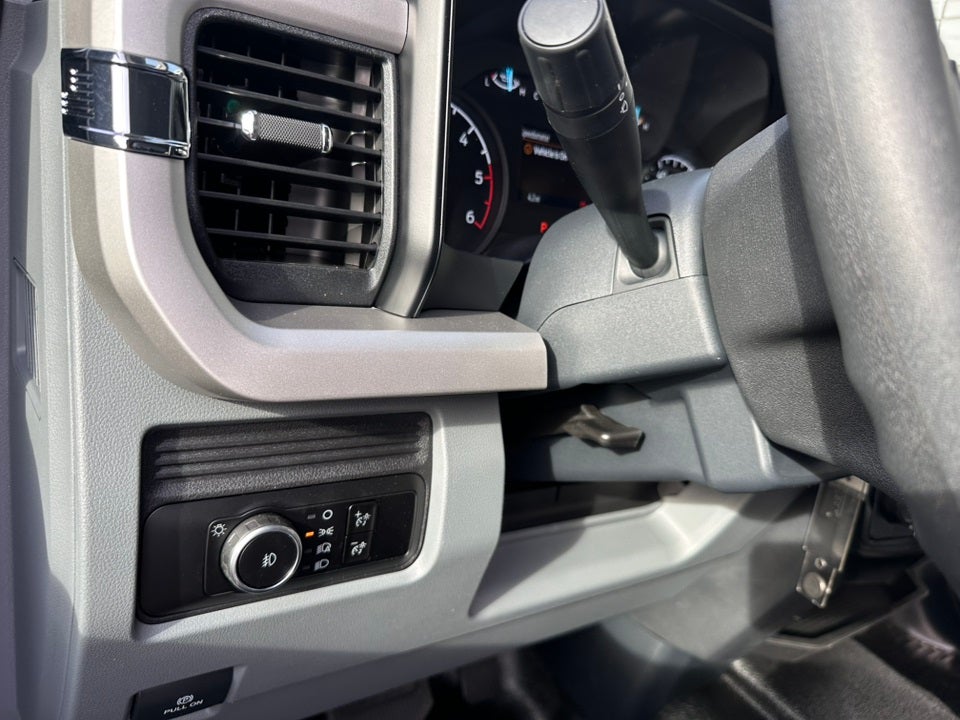 2025 Ford F-550SD Reading Service Body