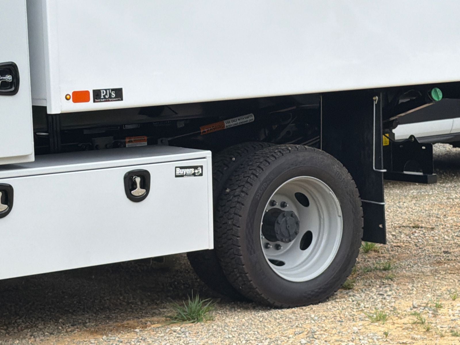 2026 Ford F-550SD XL DRW PJs 12' Chipper Body