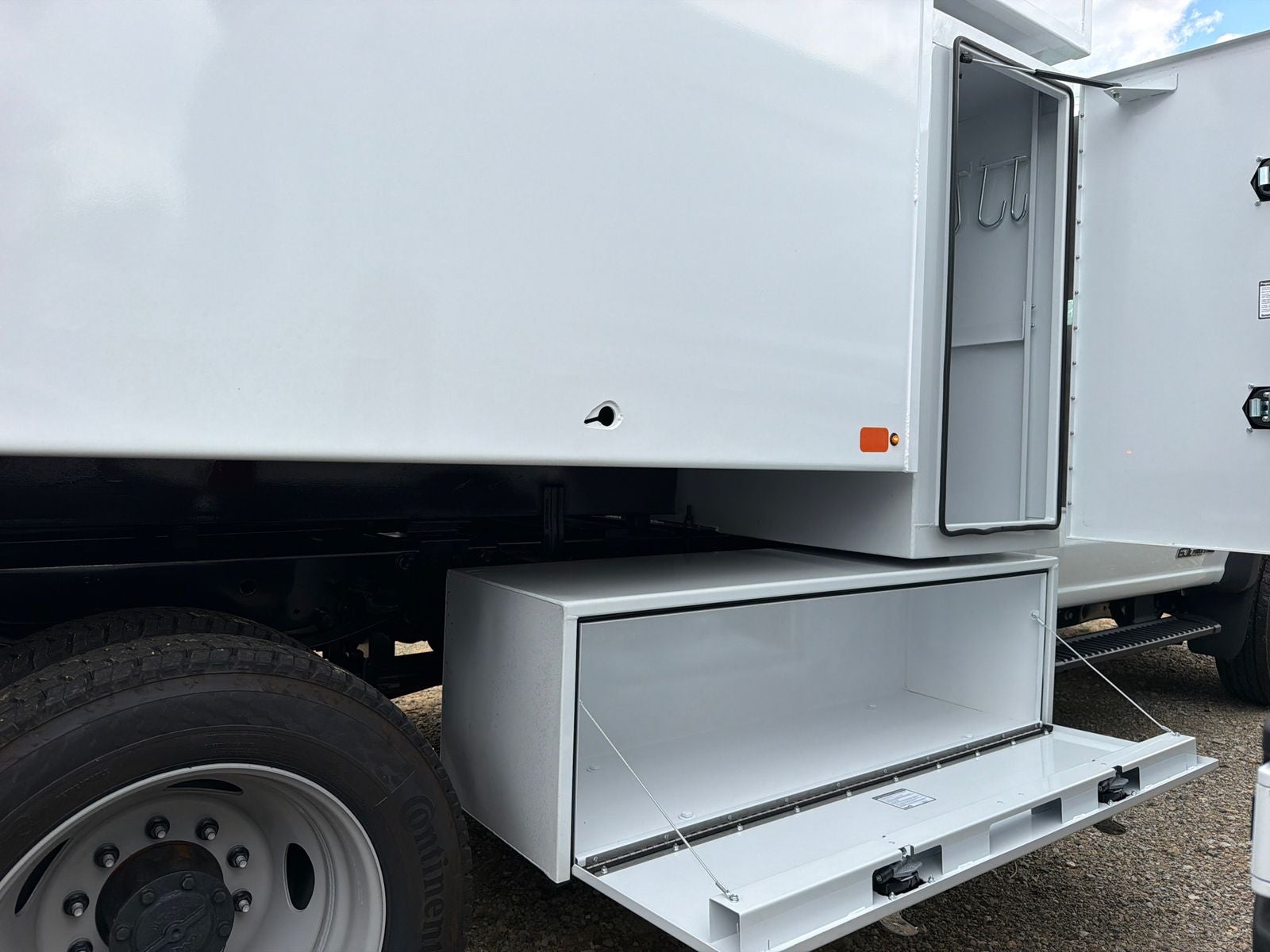 2026 Ford F-550SD XL DRW PJs 12' Chipper Body