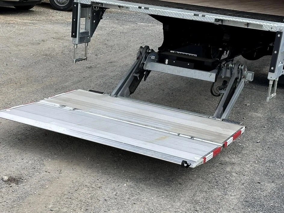 2026 Ford F-650SD Morgan 26 Foot Box Truck