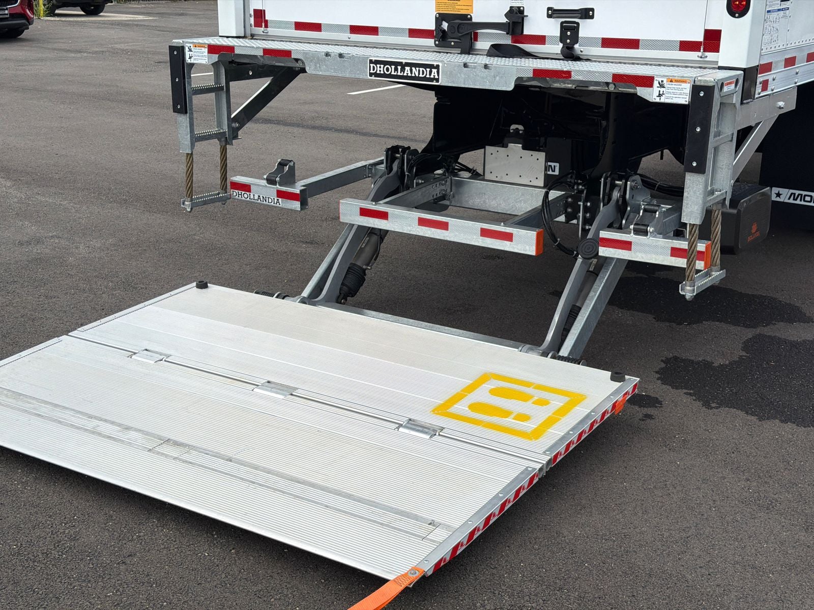 2027 Ford F-750SD Base