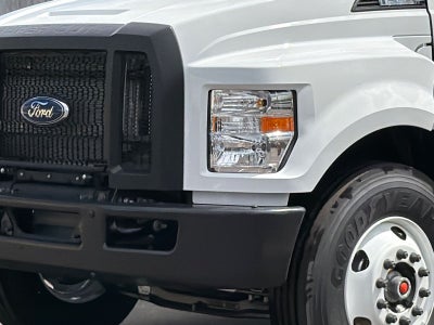 2027 Ford F-750SD Base