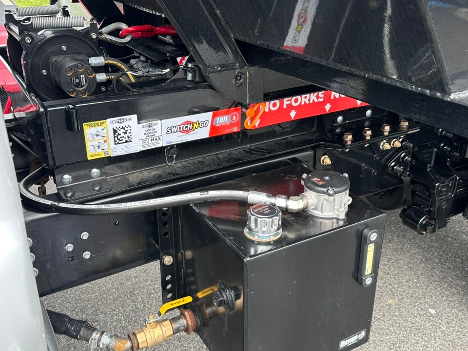 2025 Ford F-750SD Zoresco Switch N Go Body