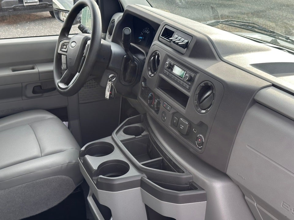 2026 Ford E-350SD Morgan Box Truck