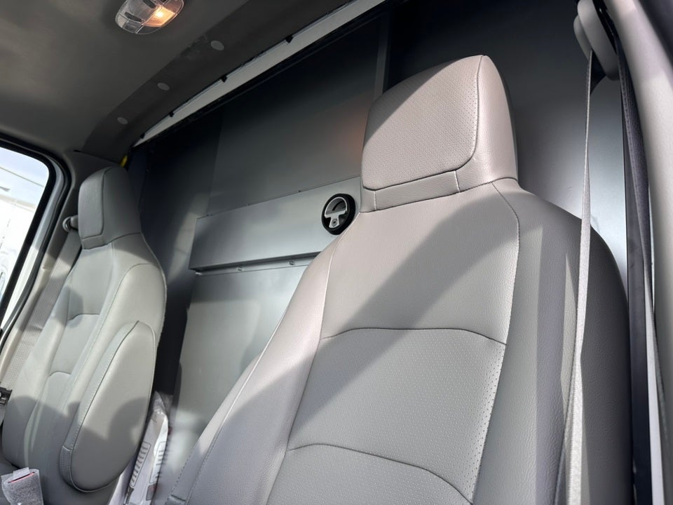 2026 Ford E-350SD Morgan Box Truck