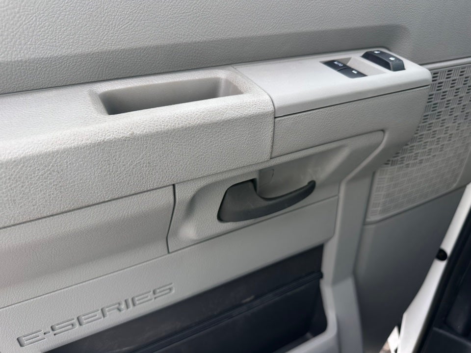 2026 Ford E-350SD Morgan Box Truck