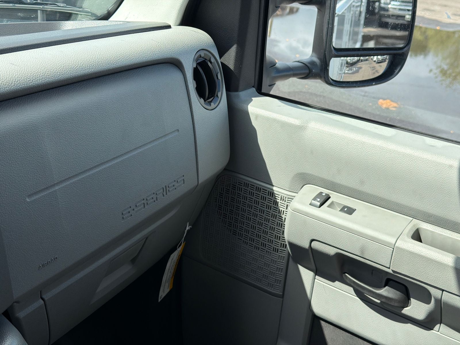 2027 Ford E-350SD Base Cutaway