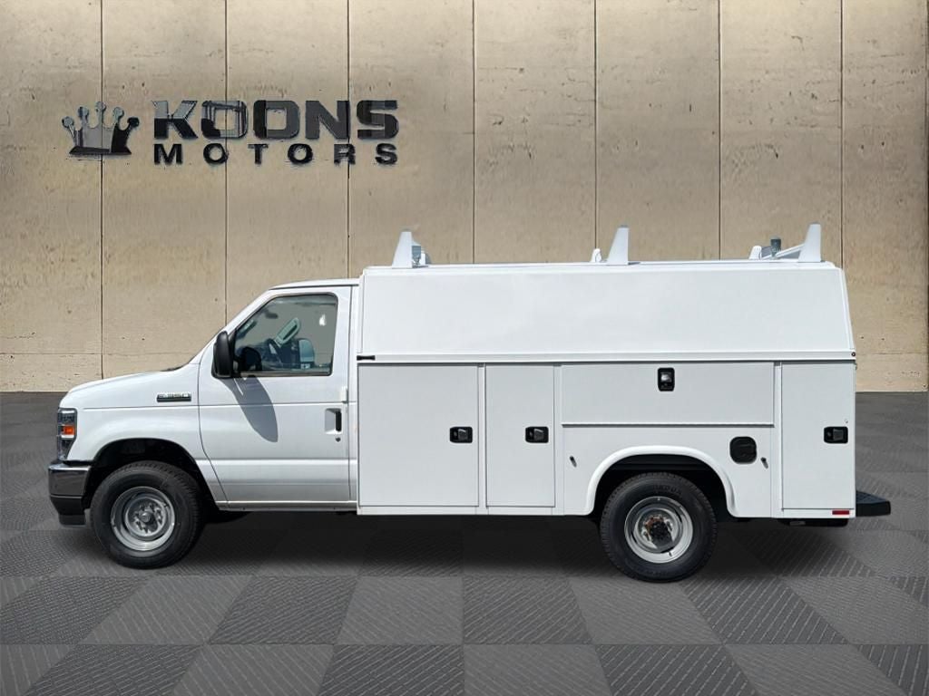 2027 Ford E-350SD Base Cutaway