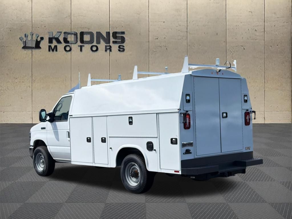 2027 Ford E-350SD Base Cutaway