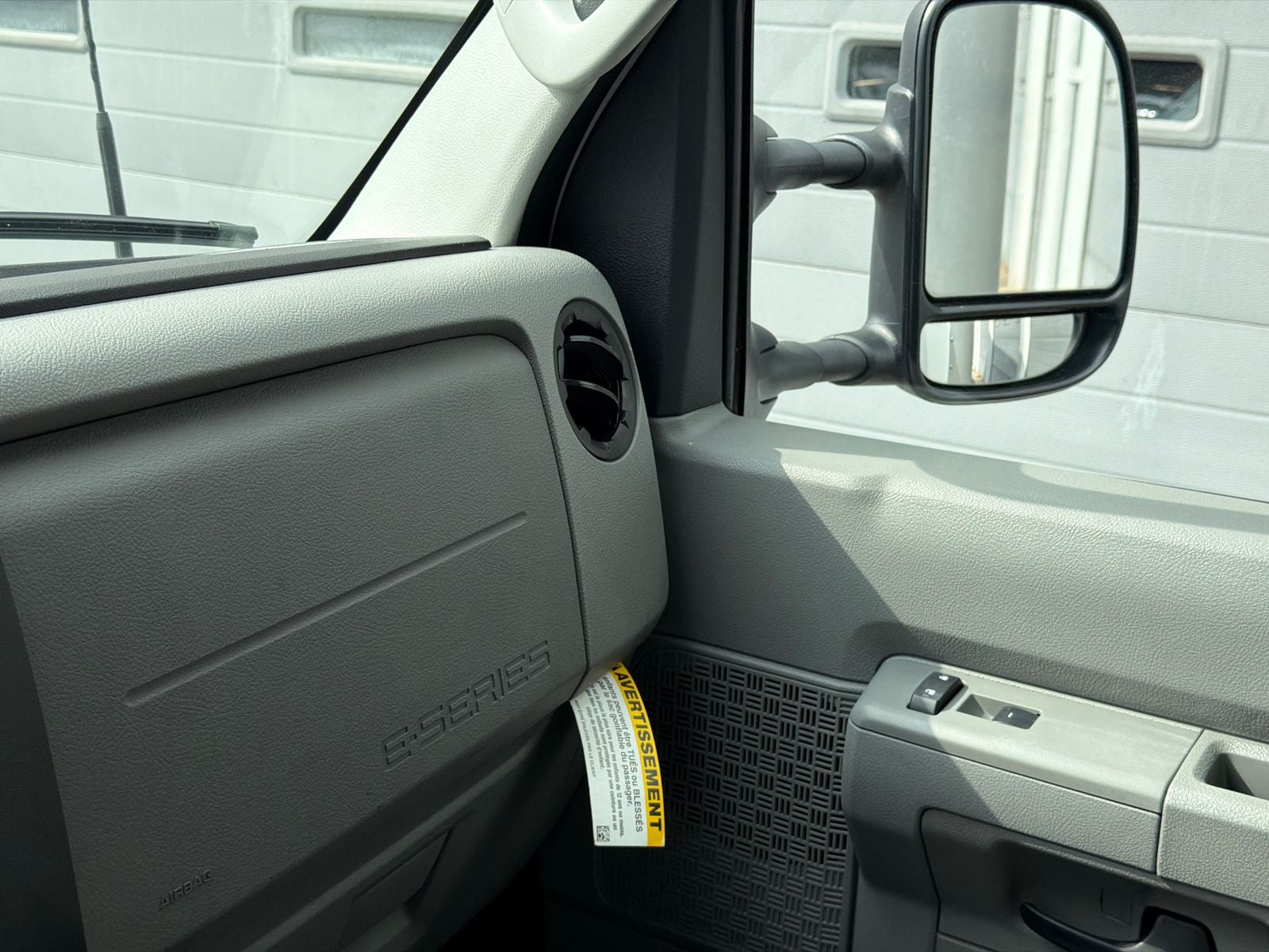 2023 Ford E-350SD Base Cutaway