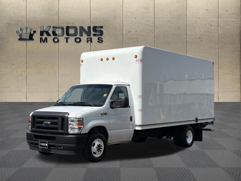 2024 Ford E-Series Cutaway Base