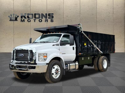 2027 Ford F-750SD Base