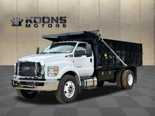 2027 Ford F-750SD Base