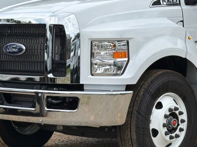2027 Ford F-750SD Base
