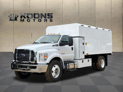 2027 Ford F-750SD Base