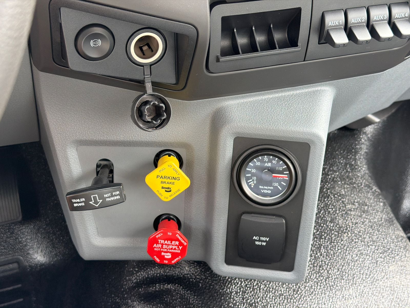 2027 Ford F-750SD Base