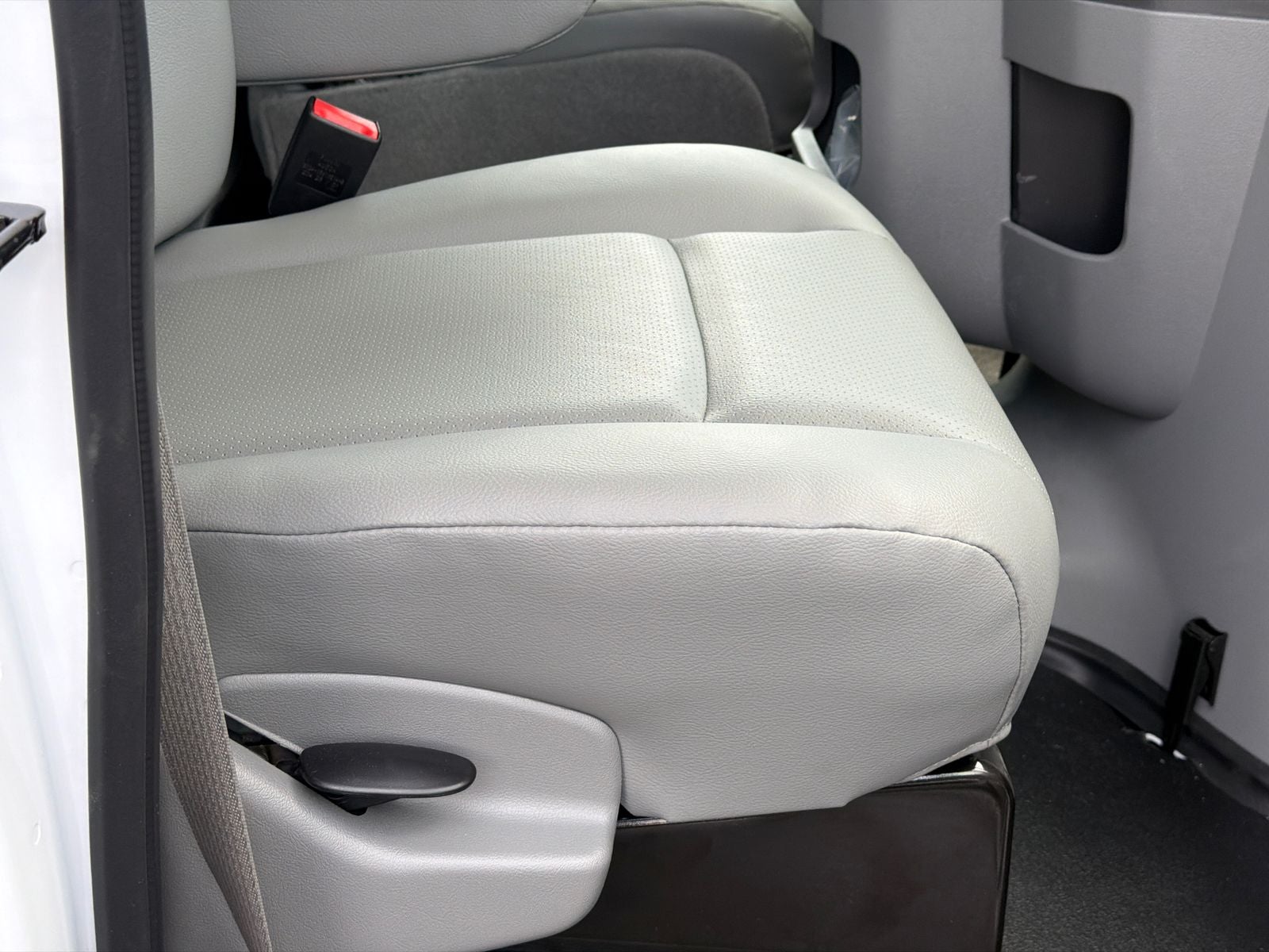 2026 Ford E-450SD Morgan 17 Foot Box Van