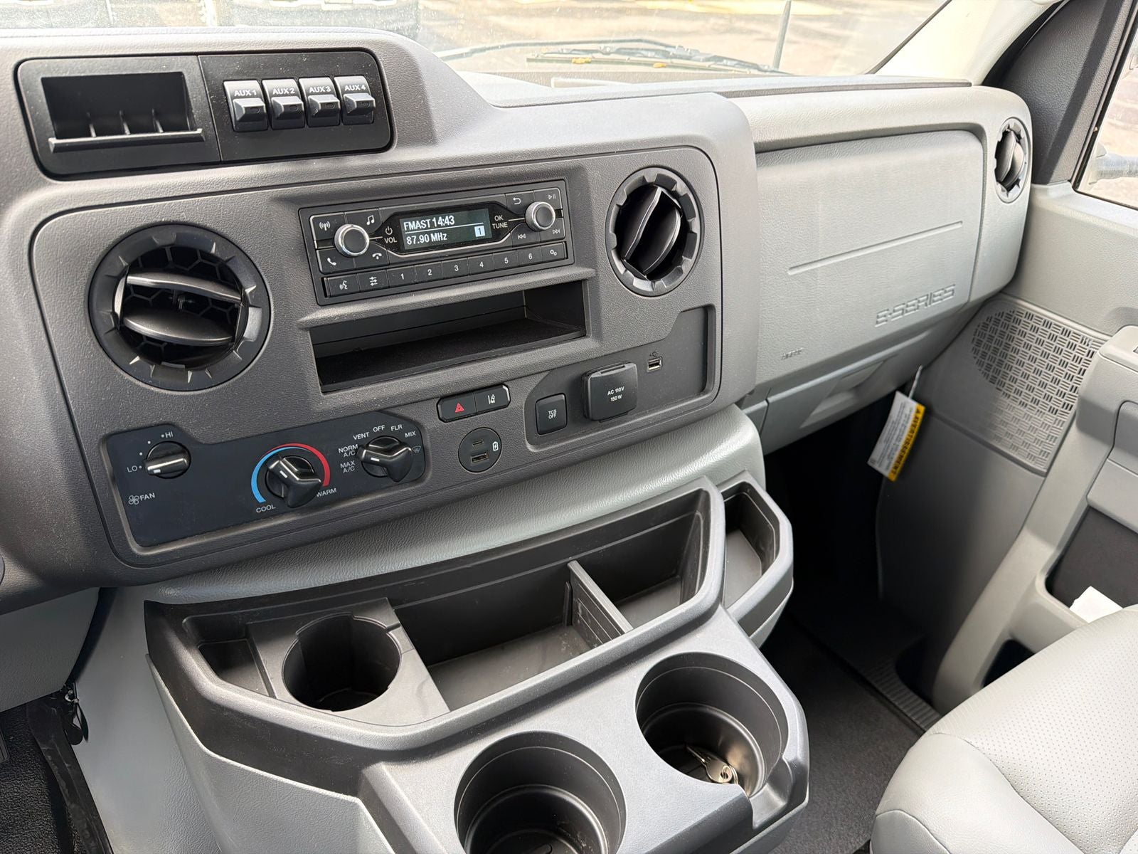 2026 Ford E-450SD Morgan 17 Foot Box Van