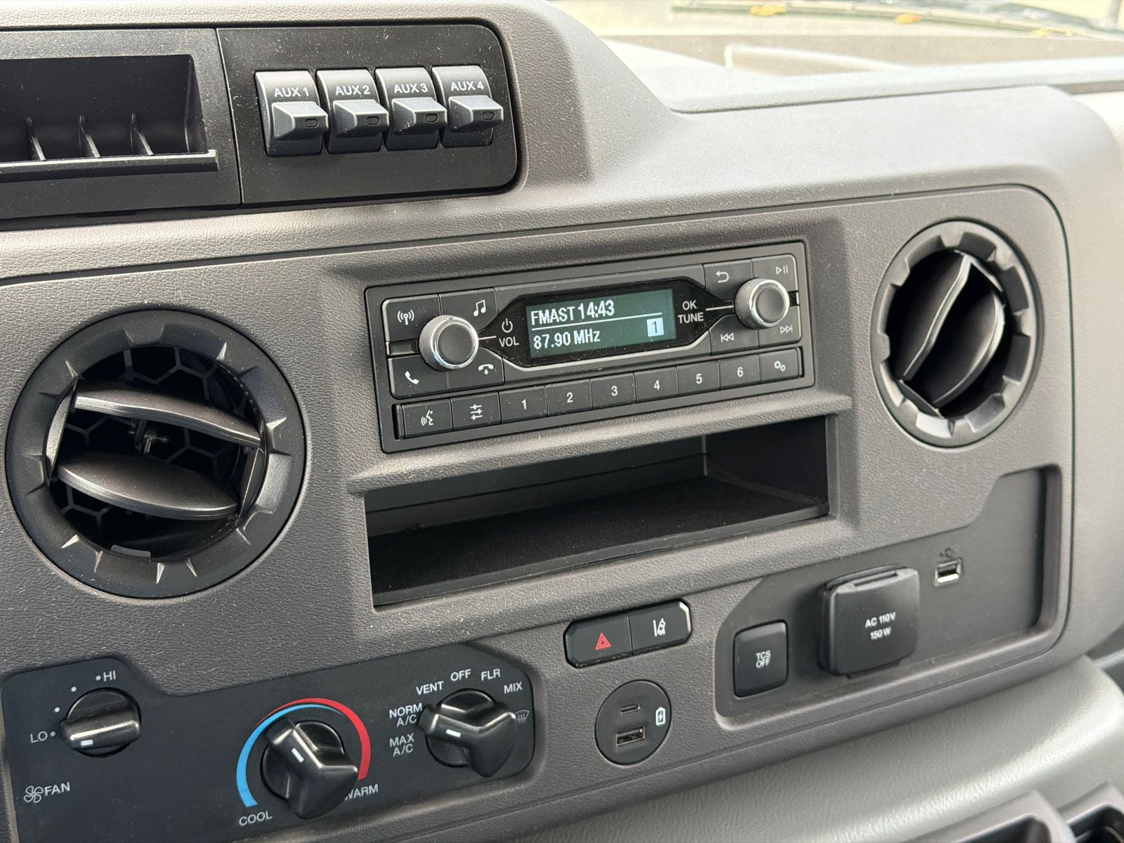 2026 Ford E-450SD Morgan 17 Foot Box Van