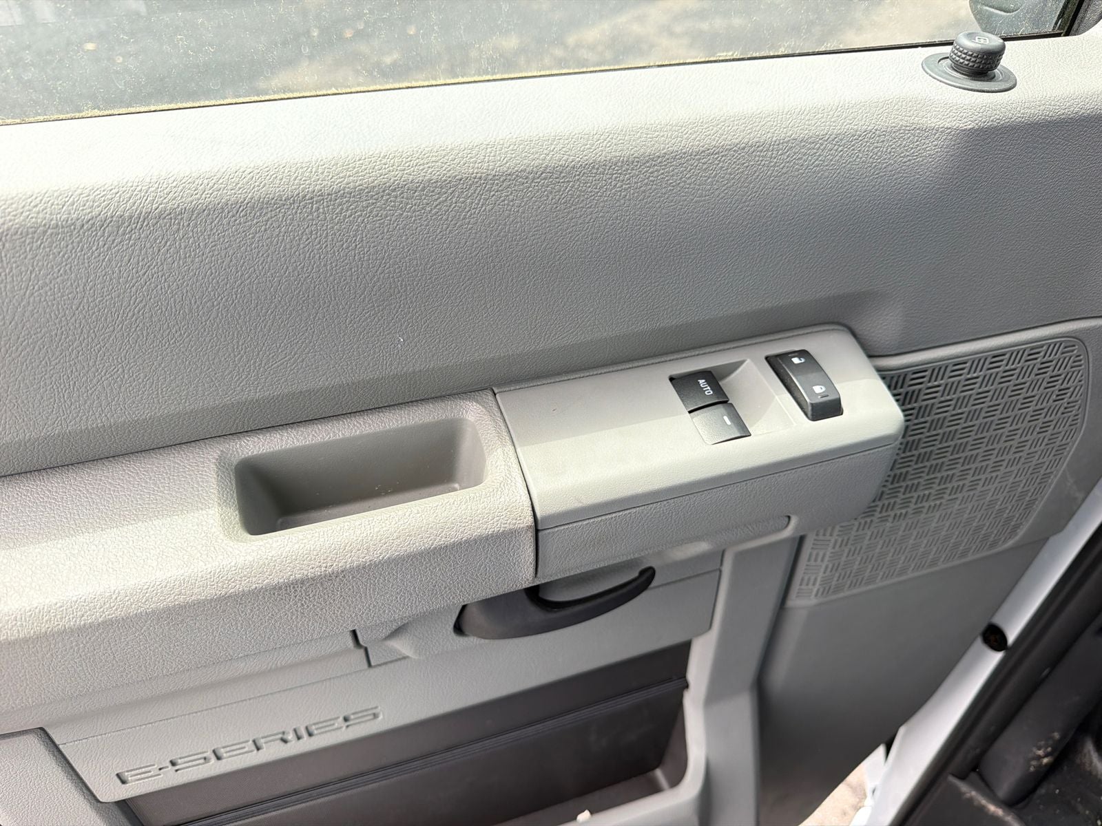 2026 Ford E-450SD Morgan 17 Foot Box Van