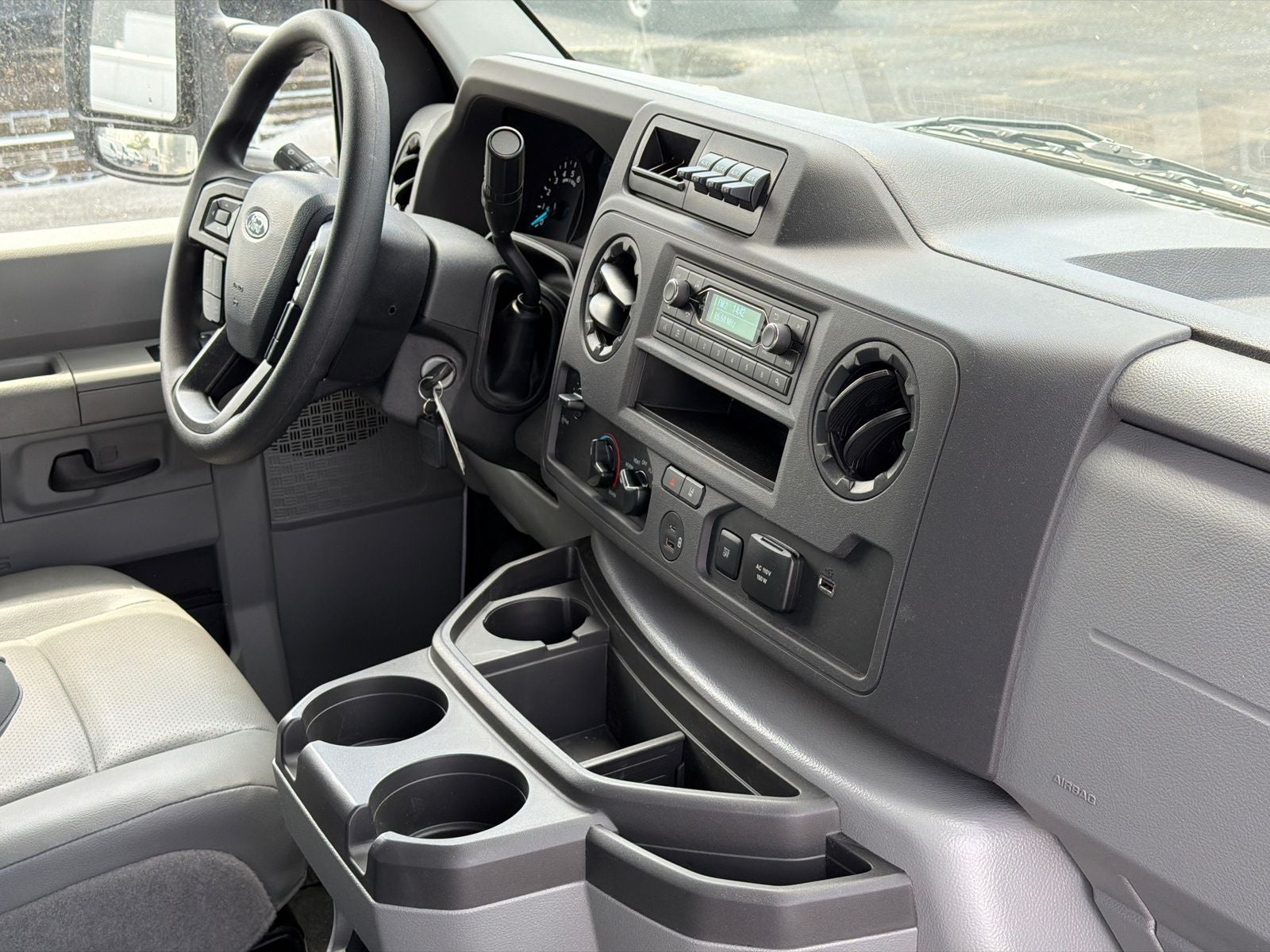 2026 Ford E-450SD Morgan 17 Foot Box Van