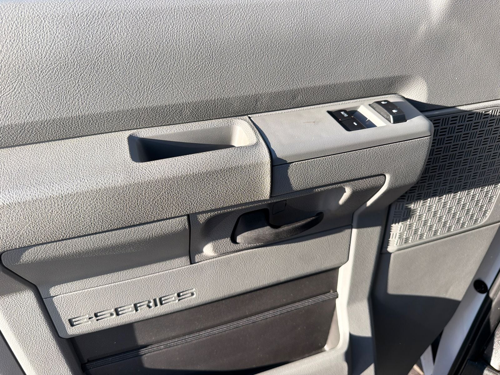 2026 Ford E-450SD Rockport 15 Foot Box Van