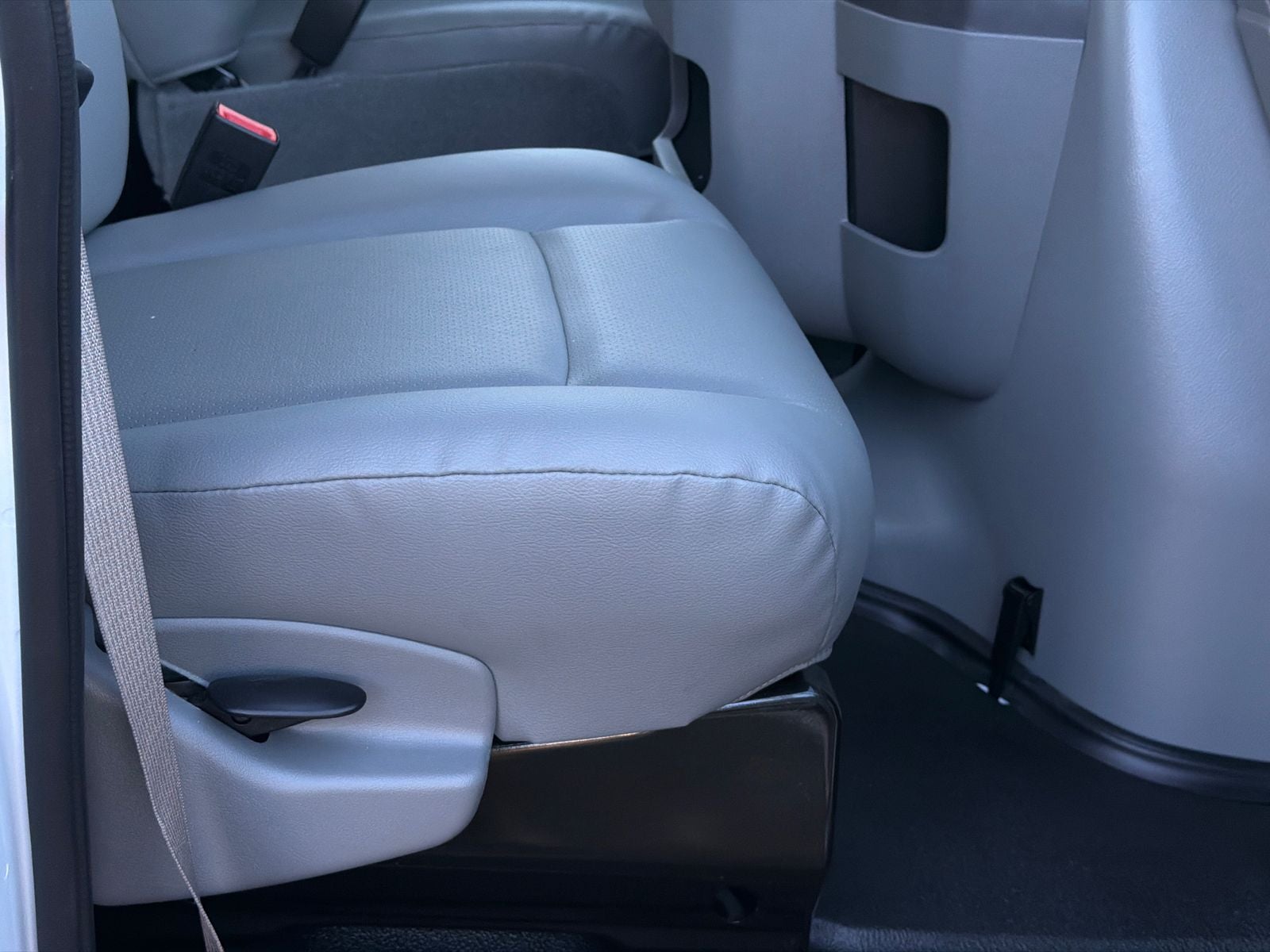 2026 Ford E-450SD Morgan 17 Foot Box Van