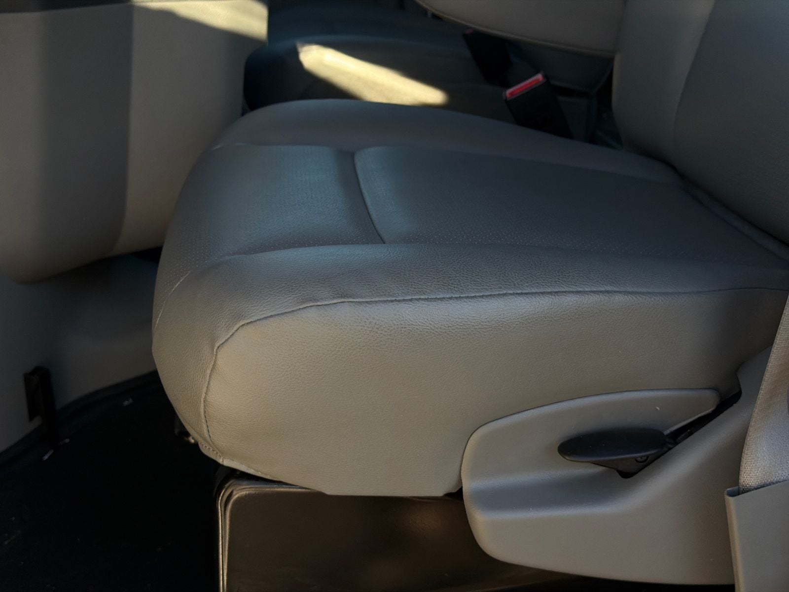 2026 Ford E-450SD Morgan 17 Foot Box Van