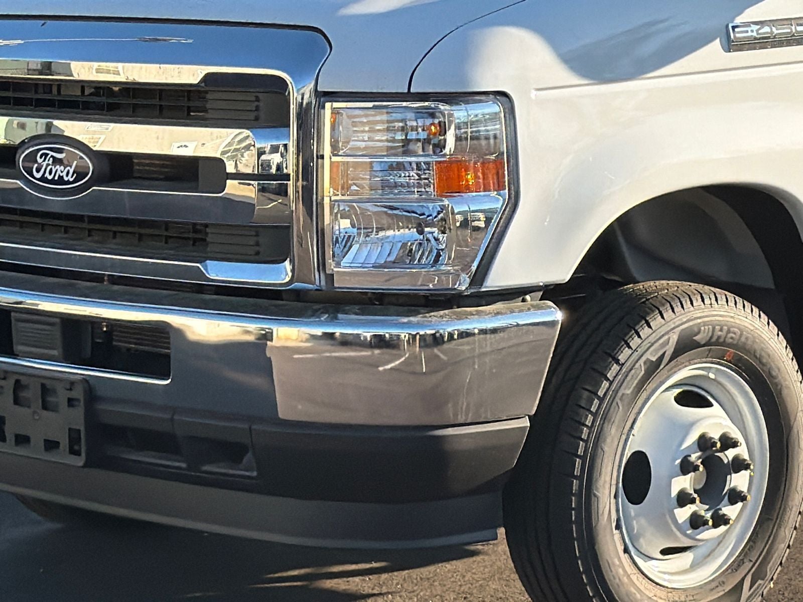 2026 Ford E-450SD Morgan 17 Foot Box Van