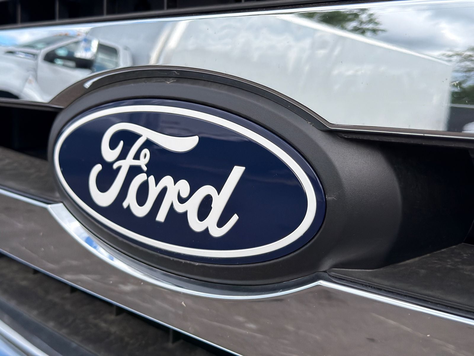 2027 Ford E-450SD Base
