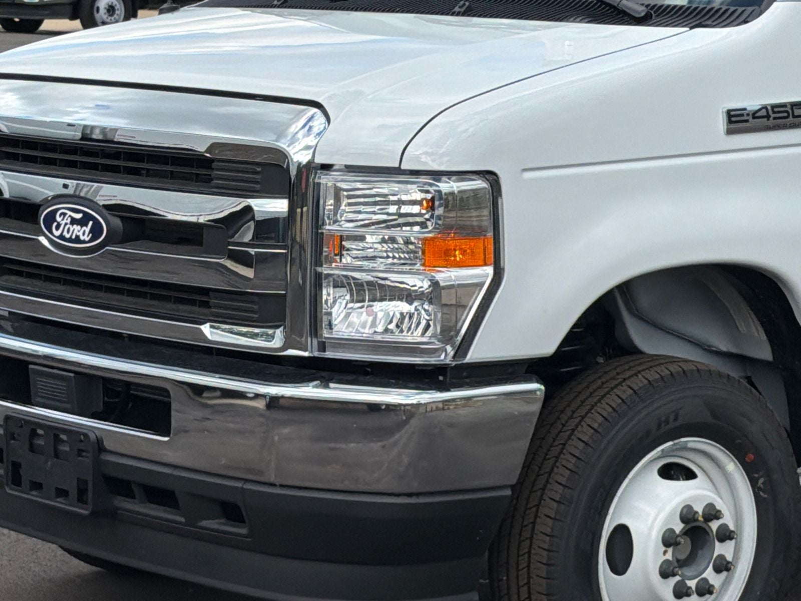 2027 Ford E-450SD Base
