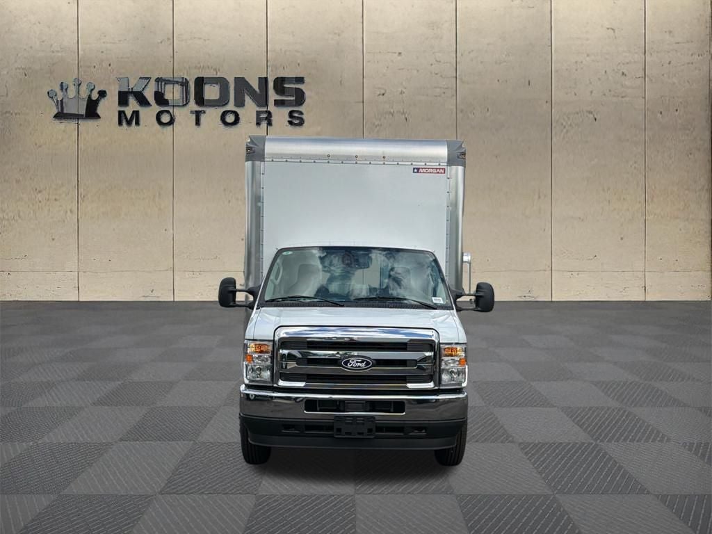 2027 Ford E-450SD Base