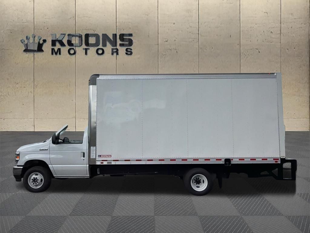 2027 Ford E-450SD Base