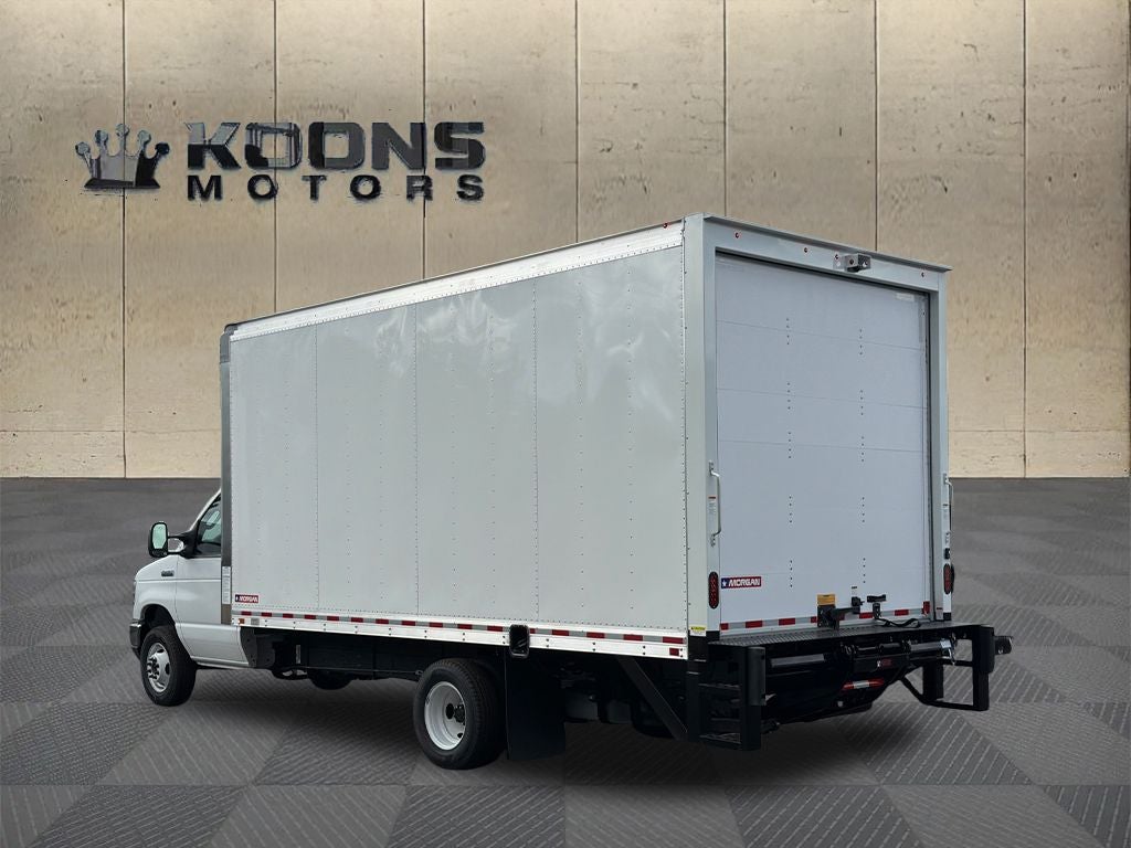 2027 Ford E-450SD Base