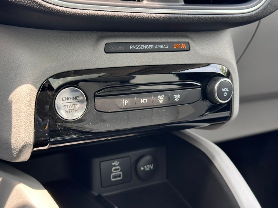 2025 Ford Escape Plug-In Hybrid Base