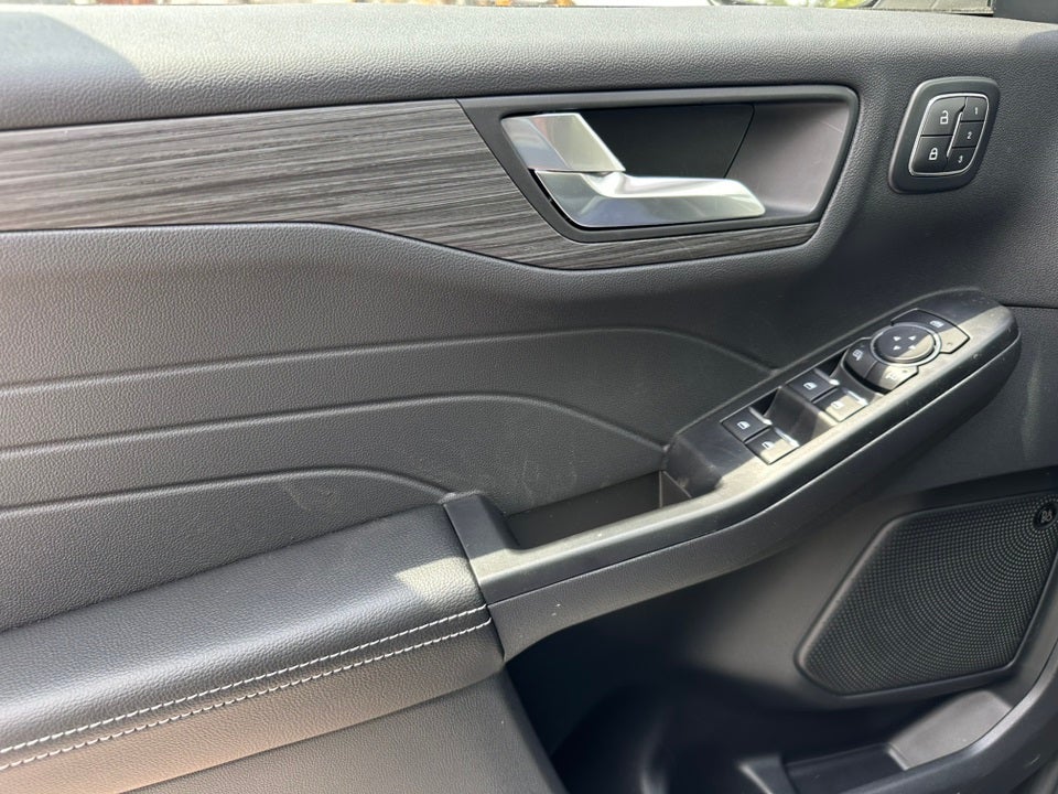 2025 Ford Escape Plug-In Hybrid Base