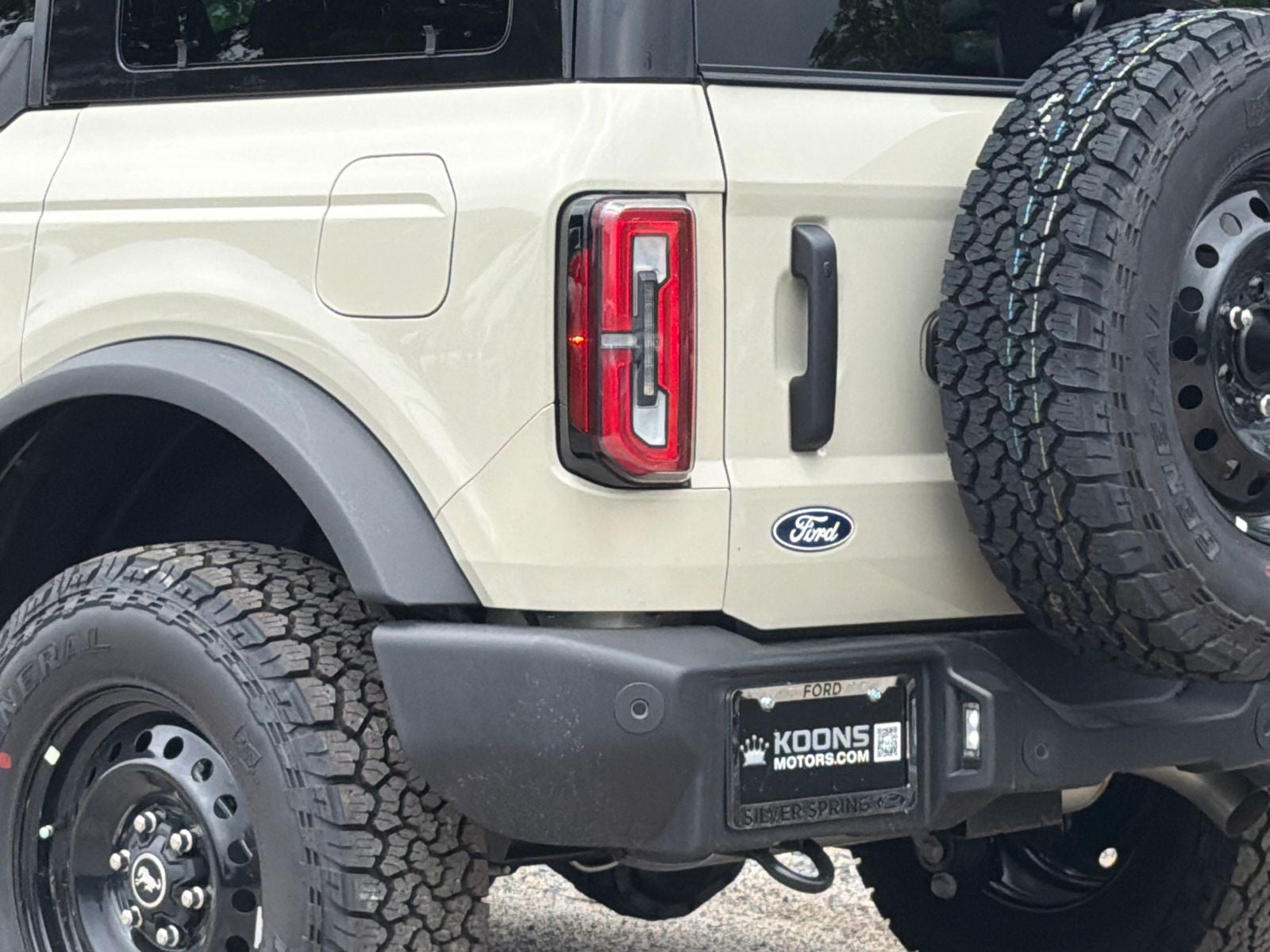 2026 Ford Bronco Outer Banks