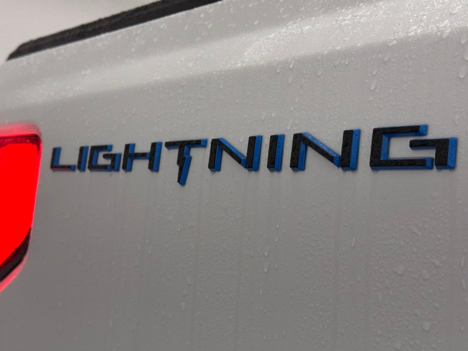 2025 Ford F-150 Lightning Flash