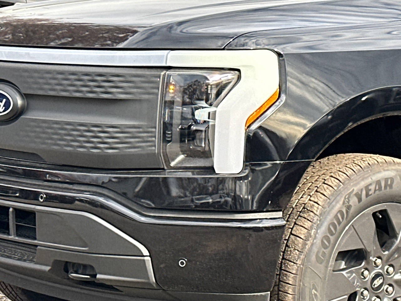 2025 Ford F-150 Lightning Flash