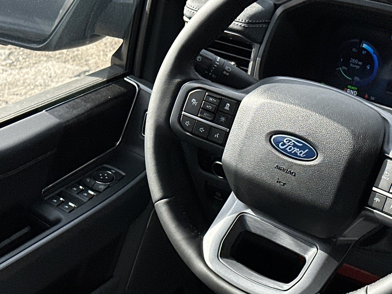 2025 Ford F-150 Lightning Flash