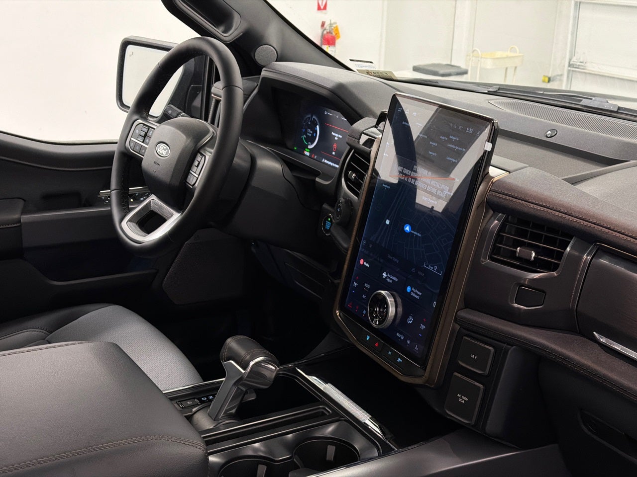 2025 Ford F-150 Lightning Lariat